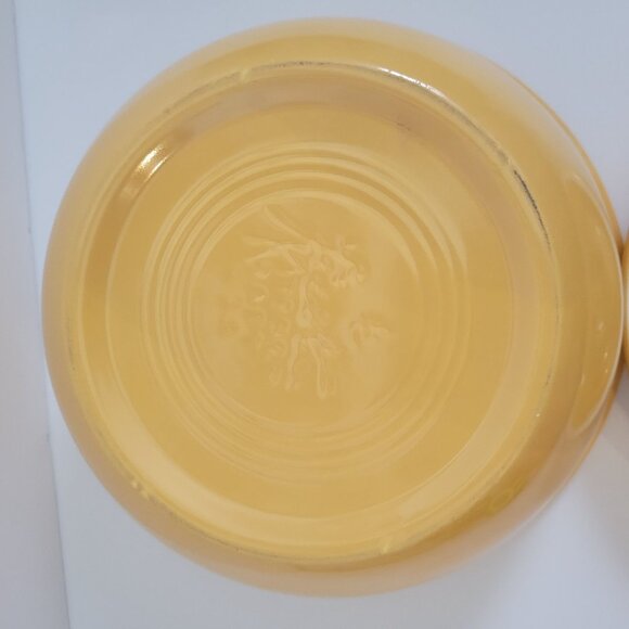 Vintage Yellow Fiesta Covered Casserole Dish By Homer Laughlin Co. Ceramic 2 Qt - Picture 5 of 8